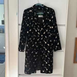 BEAUTIFUL VELVET COAT WITH GOLD EMBROIDERY. From London